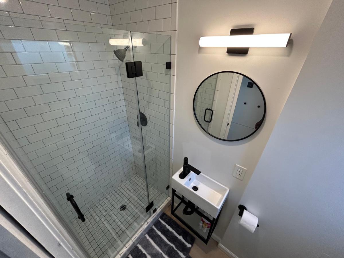 New Dtla W/private Parking Appartement
